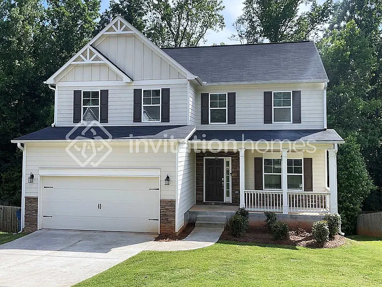 312 Stallings Dr — Photo 1