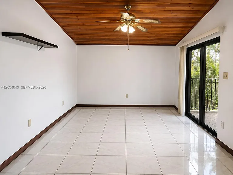 6521 SW 114th Ave #- — Photo 2