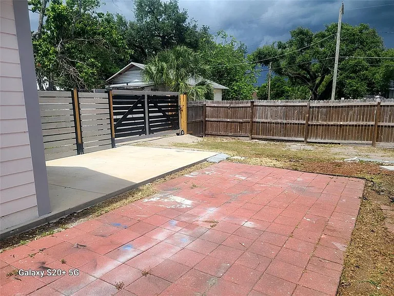 2220 E 17th Ave — Photo 12