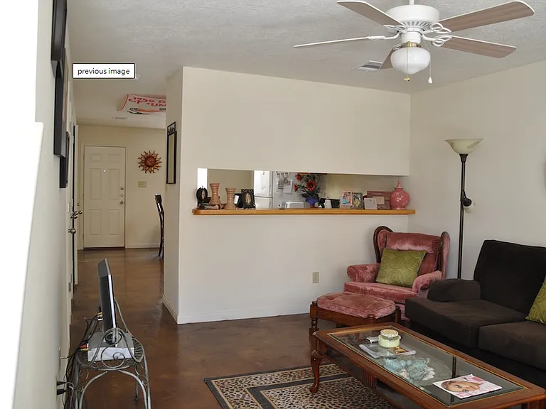 4504 College Main St — Photo 2