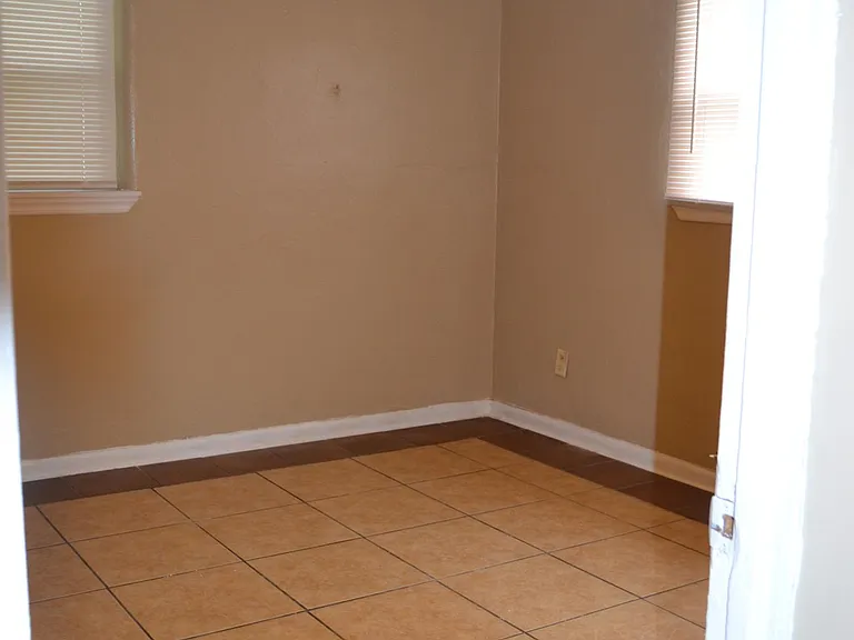 10437 Gailwood Cir E — Photo 9