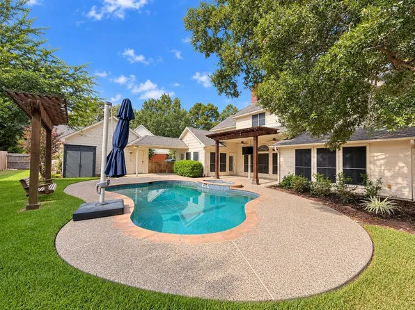 5814 Woodland Creek Dr, Kingwood, TX 77345