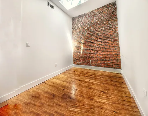 Rented by RELEASE NY | media 5