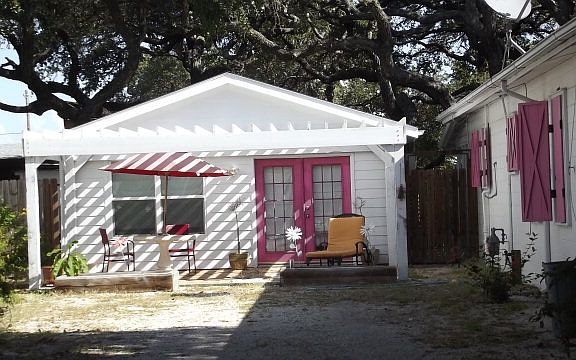 3rd image of 1608 Royal Ave