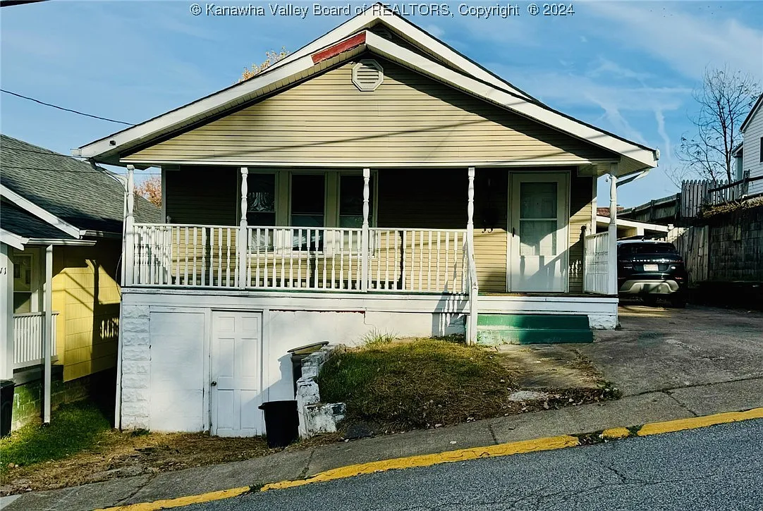 213 Central Ave photo 1