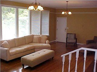3rd image of 4715 Murray Hills Dr
