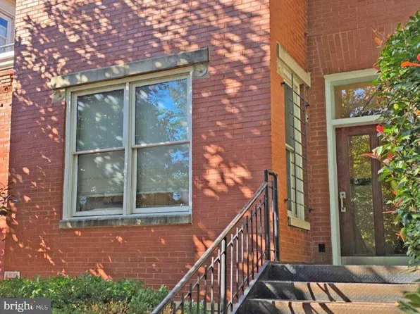 326 8th St NE APT 302, Washington, DC 20002