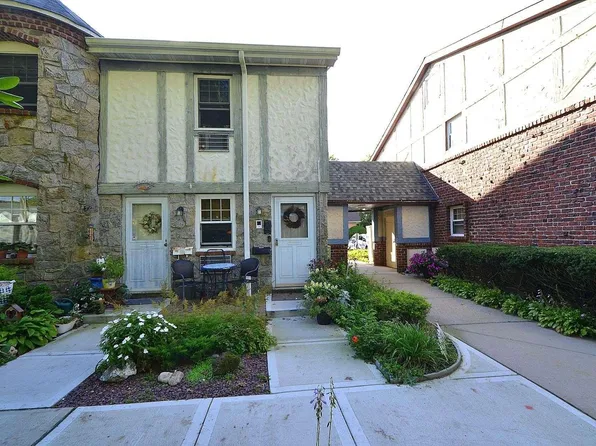 10 Glen Hollow Drive #C-17, Holtsville, NY 11742