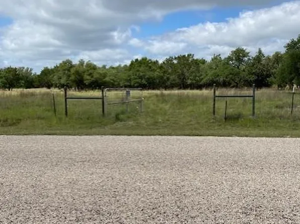 165 Louise Ln NW, Mountain Home, TX 78058