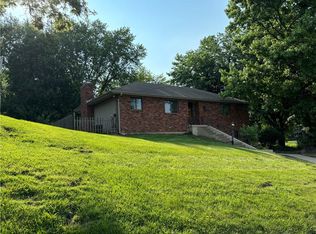2102 Chambers Ave, Saint Joseph, MO 64506