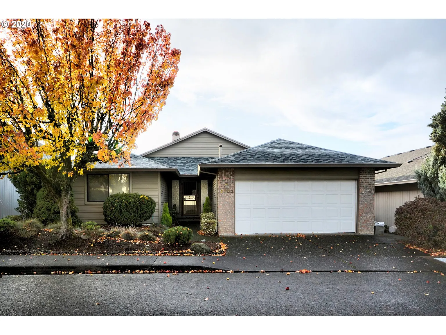2103 NE 158th Pl photo 1