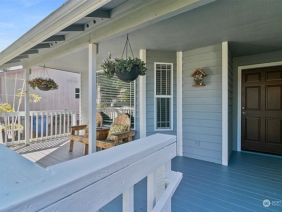 3rd image of 15720 118th Avenue Ct E