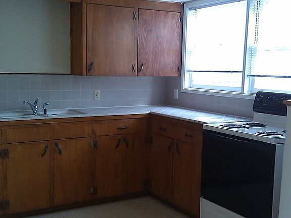 5th image of 401 Park Ave APT 4