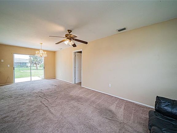 3rd image of 571 Laurel Ave