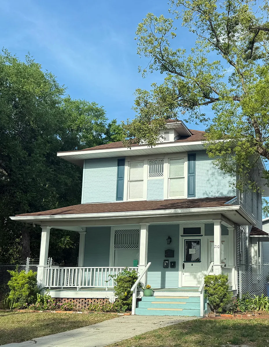 Building Photo - 210 S Magnolia Ave
