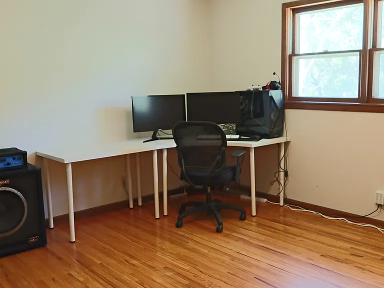 Upstairs Bedroom #3