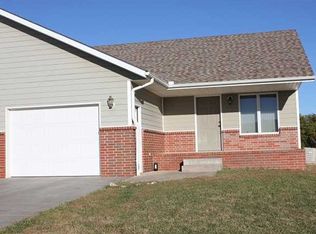 740 S Meadows Dr, Hesston, KS 67062