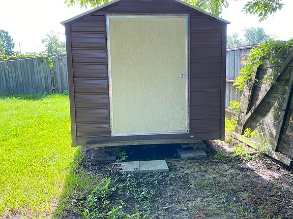 2nd image of 1525 Louisiana Ave