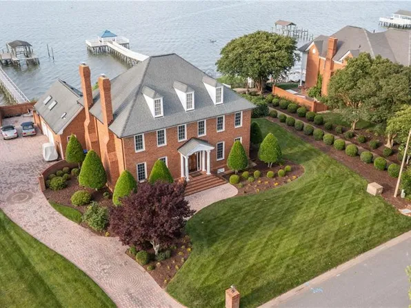 111 Riverside Dr, Suffolk, VA 23435