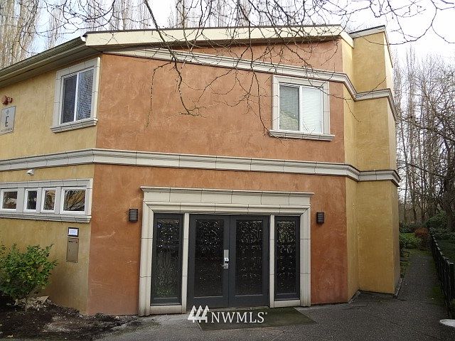 1st image of 15825 Leary Way NE #E1