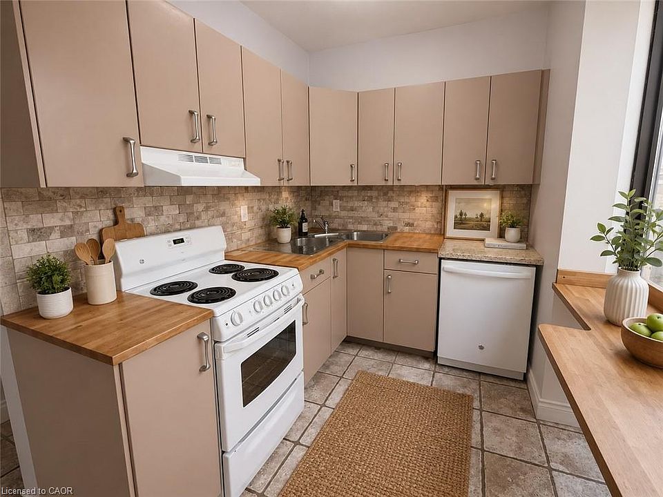 2nd image of 947 Main St E #1
