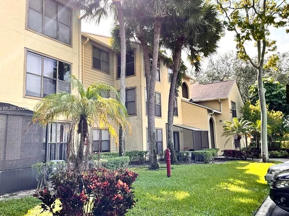 2301 N Congress Ave APT 32, Boynton Beach, FL 33426