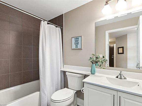 5th image of 144 Park St #905