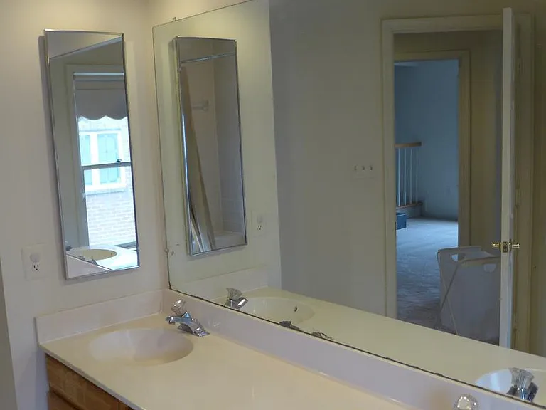 10008 Manor Pl — Photo 24