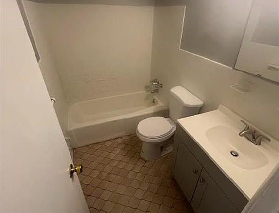 5th image of 801 Randolph St #B