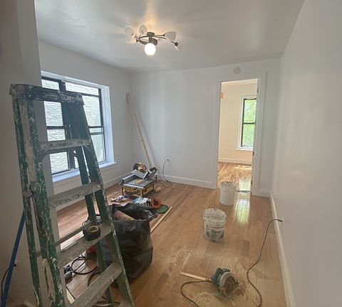 4th image of 660 E 161st St #44