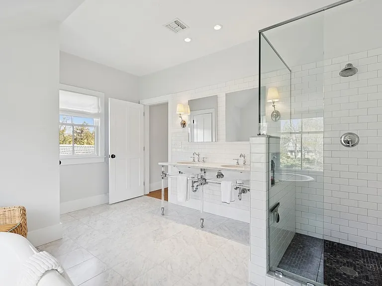 18 Dickerson Dr — Photo 16