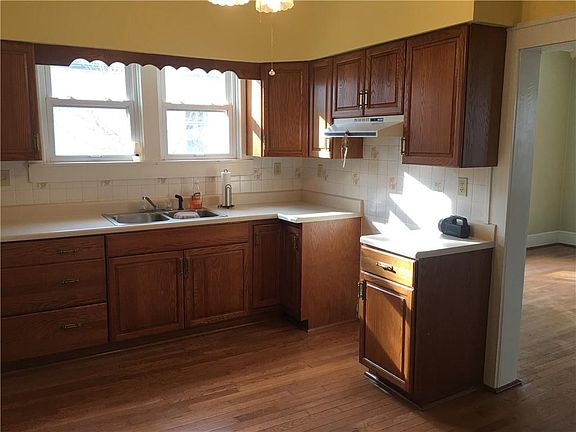 4th image of 204 Vine St
