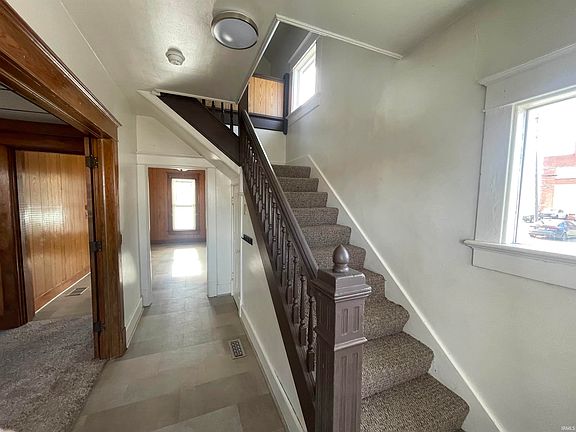 4th image of 326 Harris St