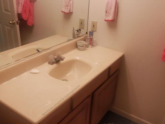 4th image of 2924 Buckingham Dr