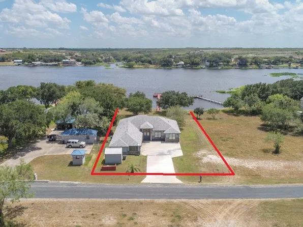313 Lakeshore Dr, Sandia, TX 78383