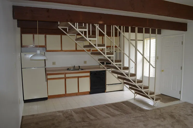 1 bed, 900 sqft, $1,025 — Photo 2