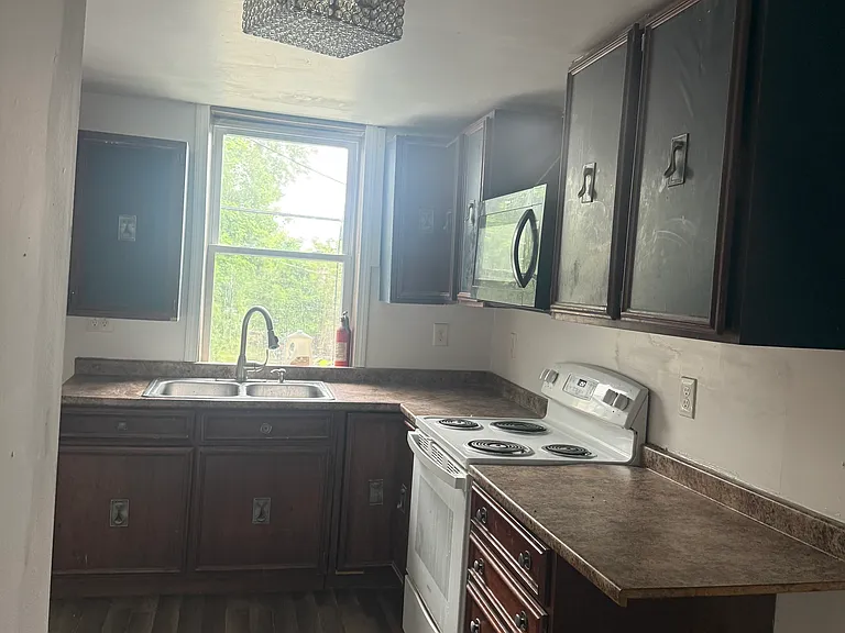 875 1/2 Main St #1 — Photo 7