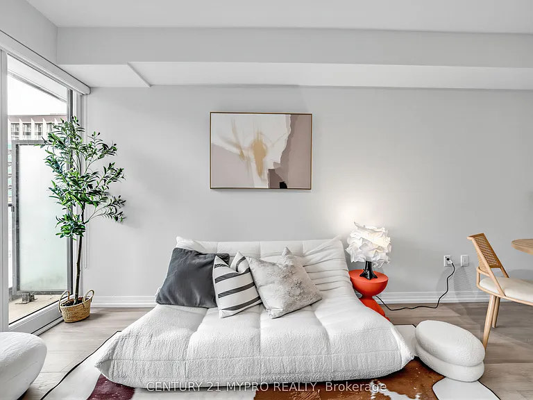 251 Jarvis St #315 — Photo 18