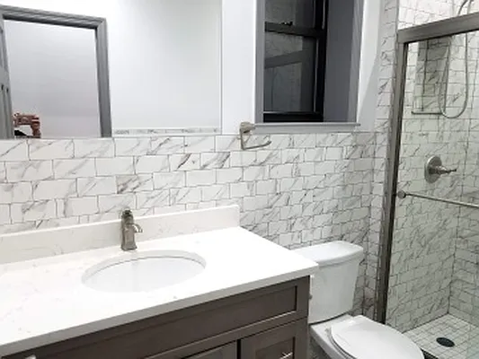 Rented by MCR Realty | media 32