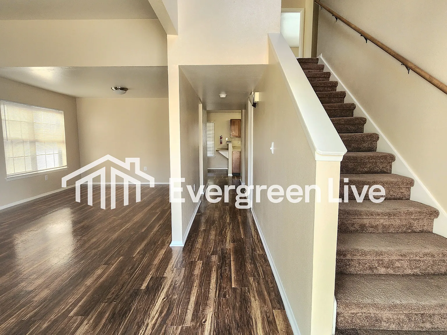 4 bed, 2.5 bath, 1484 sqft, $1,345 — Photo 2