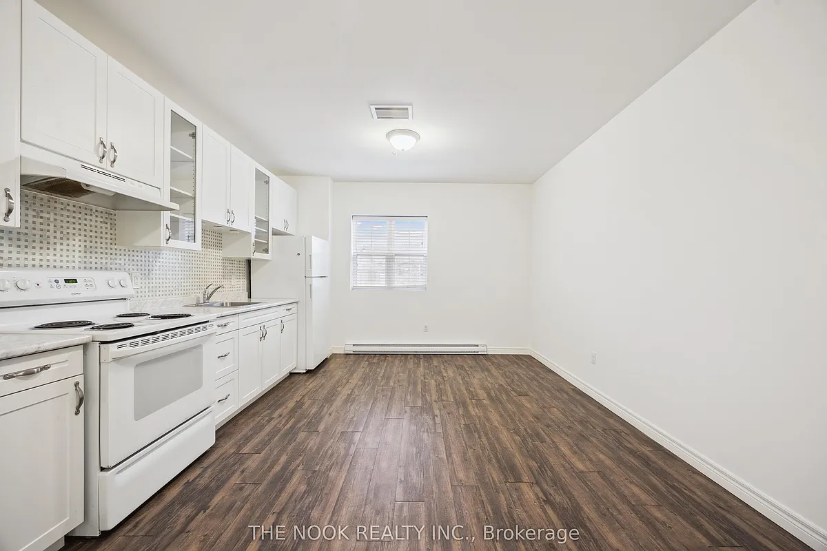 Building Photo - 38 Walton St #208