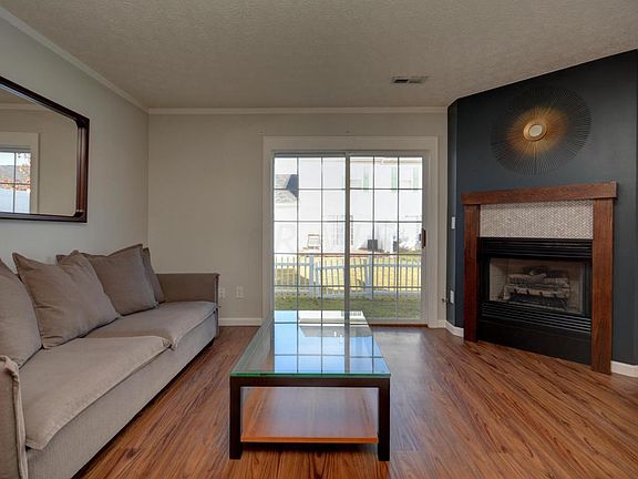 3rd image of 4638 Cadmus Dr