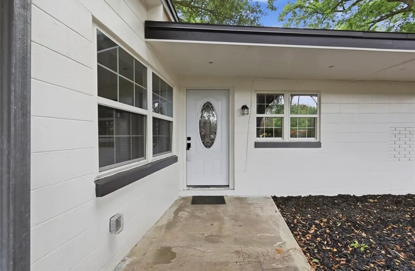 3 bed, 1600 sqft, $2,500 — Photo 2