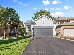 52 Stonecroft Ter, Ottawa, ON K2K 2T9