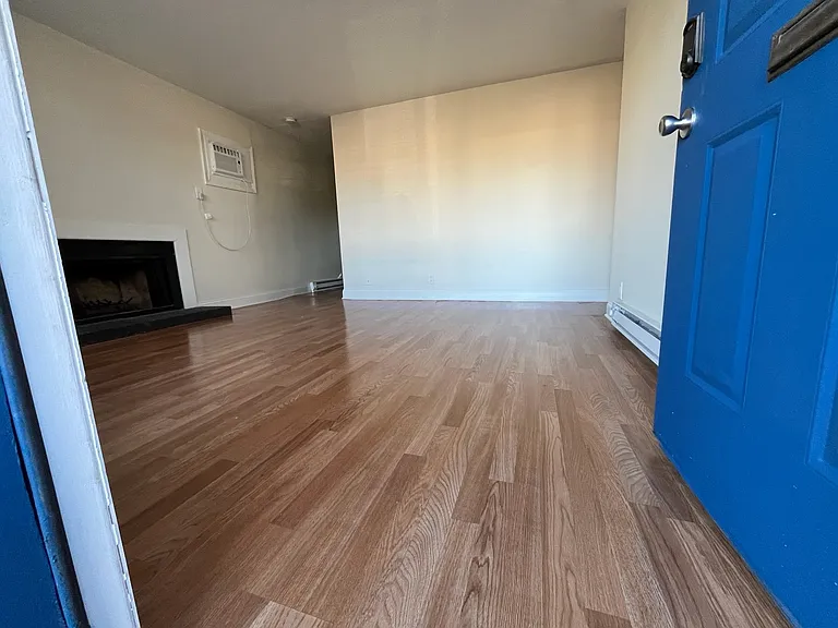 200 E Palestine Ave — Photo 12