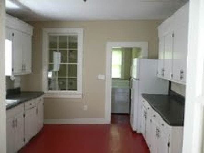 2nd image of 30 Morris St