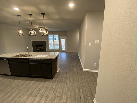 4th image of 6404 Golden Gate Dr