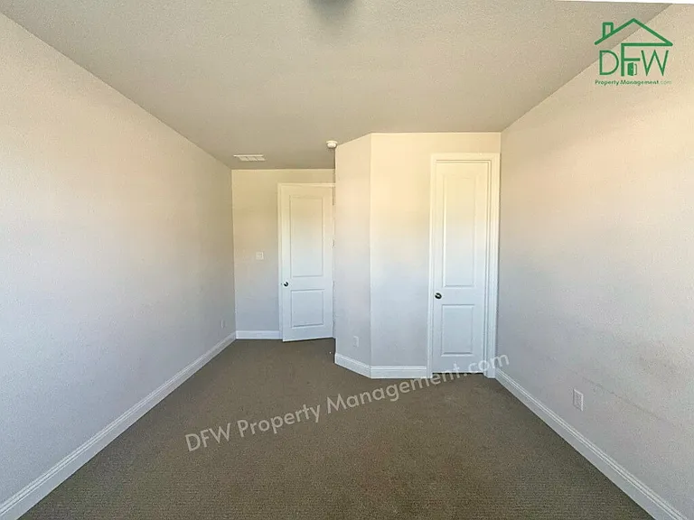 501 Upper Falls Ln — Photo 16