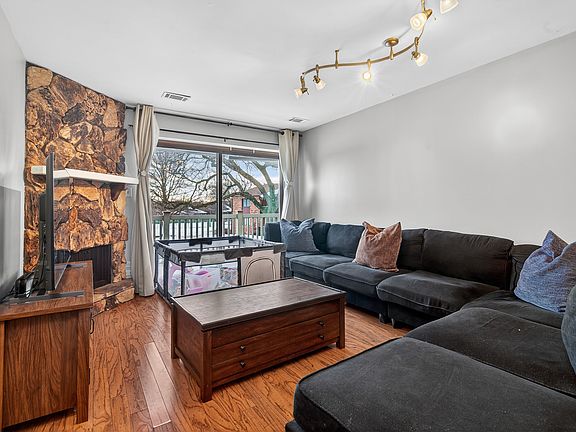 3rd image of 6755 180th St APT 6