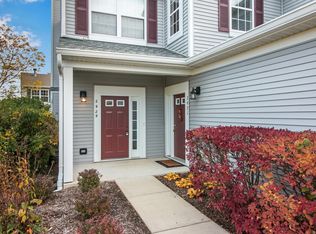 2929 Falling Waters Dr #2929, Lindenhurst, IL 60046